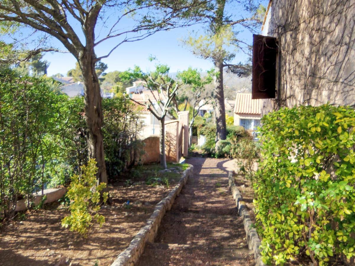 Villa Avec Piscine A Saint-Raphael Et Vue Sur La Montagne Exterior foto